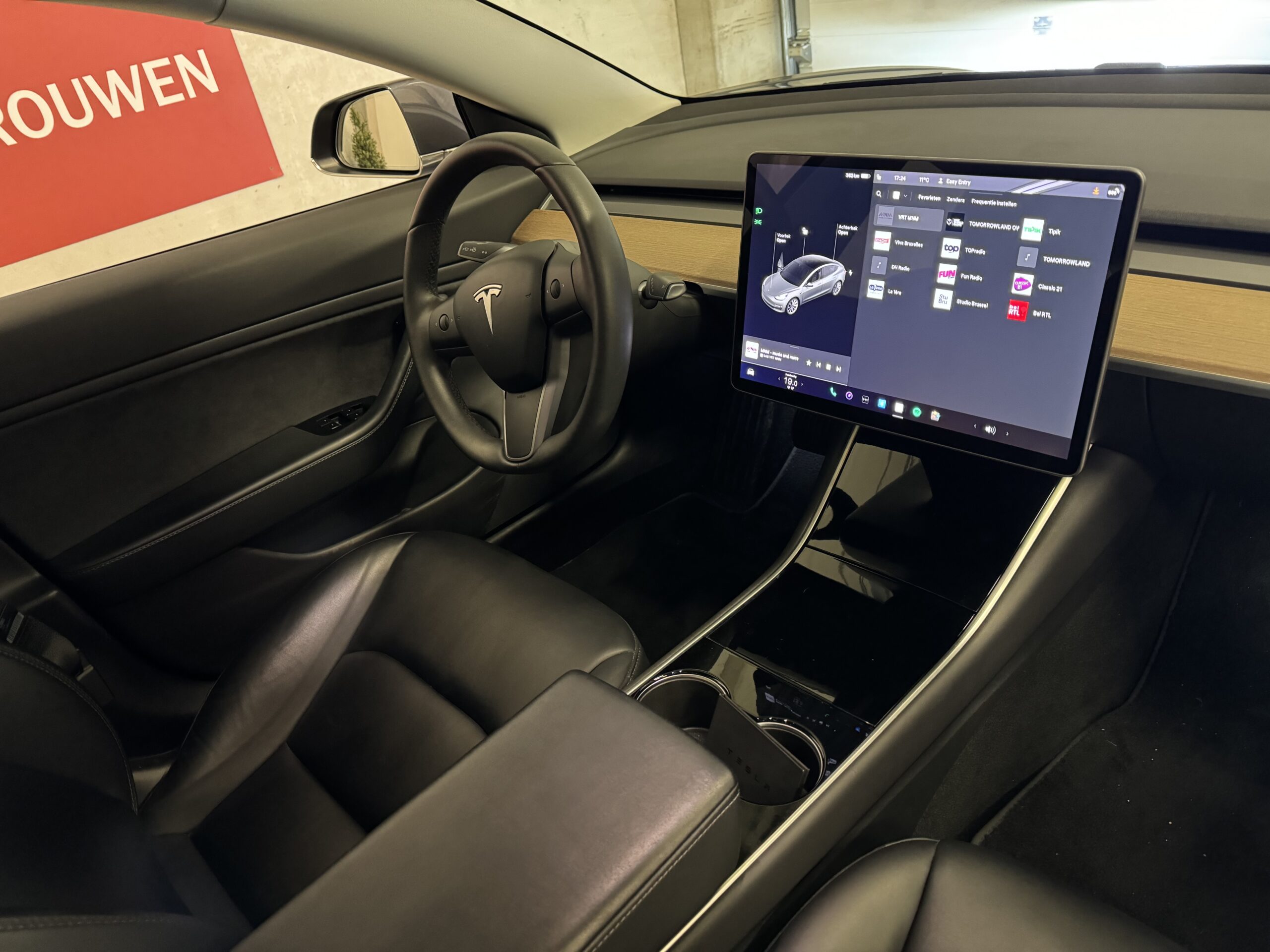 Tesla Model 3 AWD